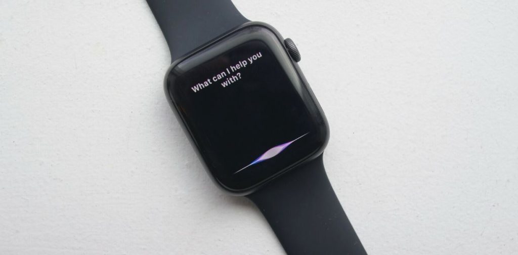 fitbit versa vs apple watch series 4